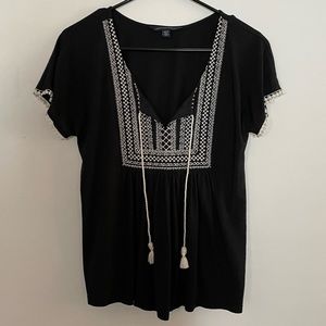 American Eagle Black & White Embroidered Top